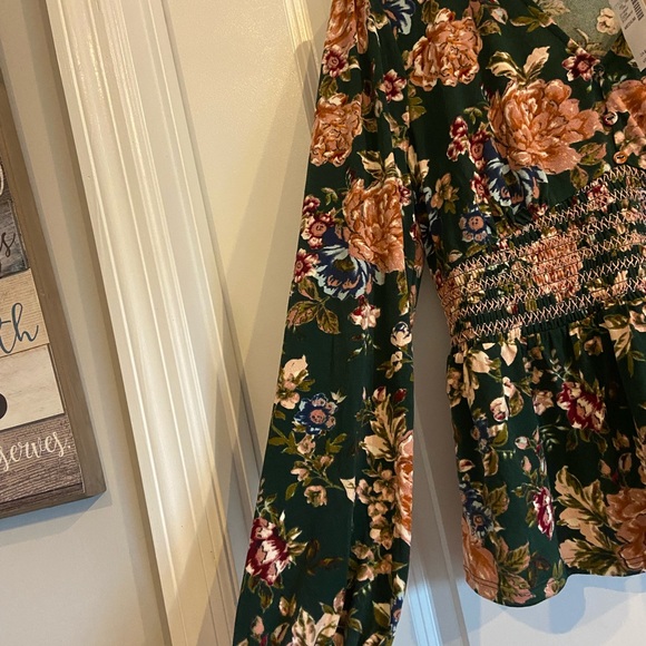 Maurice’s floral top - Picture 2 of 7